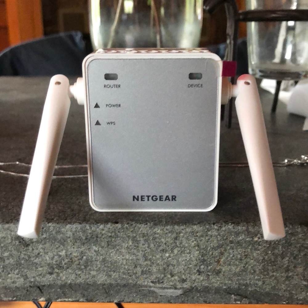 Netgear EX2700 WiFi extender